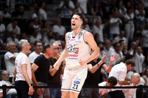 Il cuore della Fortitudo, nella bolgia di Bologna cade Trapani in Gara 3: è 2-1