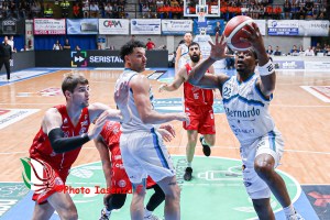 Pallacanestro Cantù, ammenda di 1.467 euro per gara-2