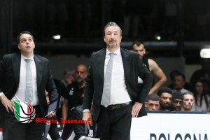 Virtus Bologna, Luca Banchi resta sulla panchina bianconera