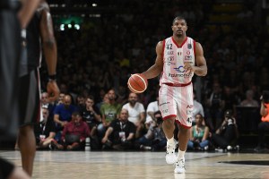 Kyle Hines, una carriera inarrivabile. Fu portato in Europa da Andrea Trinchieri