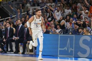 I blancos si prendono anche gara 2 e sono ad un passo dal titolo. Rudy Fernandez saluta Madrid