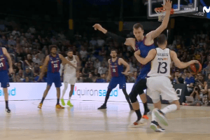 Barça-Real Madrid, l’espulsione di Jan Vesely