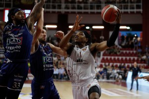 La Fortitudo parte forte ma viene rimontata: vince Trapani anche Gara 2, è 2-0