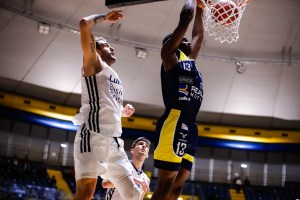 Kesmor Osatwna allunga il roster della Reale Mutua Torino