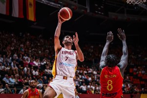 La Spagna festeggia con un successo la 200esima panchina di Scariolo e vola in semifinale