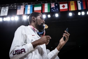 Kevin Durant sends a social provocation to Dennis Schroder