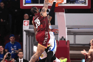 LBA, i tifosi scelgono Rayjon Tucker per la miglior foto di una schiacciata nella scorsa stagione