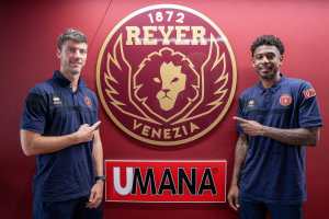 Venezia, la presentazione di Fernández e Munford