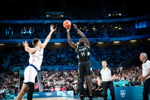 Liaoning Flying Leopards firmano Marial Shayok