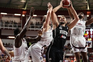 Trapani si illude ma la Virtus Bologna la ribalta nel finale
