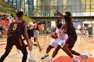 Munford dice 19, Venezia batte Pistoia nella finalina del Lovari