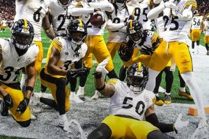 Boswell trascina gli Steelers alla vittoria sui Falcons