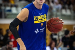 Barcellona, Jan Vesely in campo nell’amichevole contro Girona