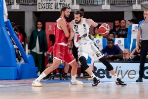 La Gazzetta dello Sport titola: “Milano e Bologna in crisi. Vincere per rinascere”