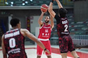 La UNAHOTELS sconfigge Varese nello scrimmage del PalaBigi