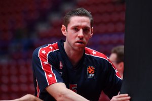 Olimpia Milano, contro l’Efes out Fabien Causeur