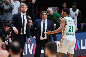 Futuro Andrea Trinchieri, trattativa con Dubai Basketball