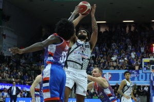 L’Aquila Trento continua a vincere in LBA: sconfitta a domicilio la NutriBullet Treviso