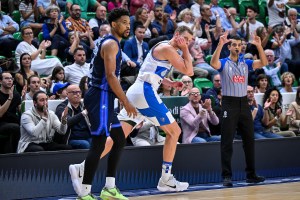 La Dinamo Sassari soffre e vince contro il Wloclawek