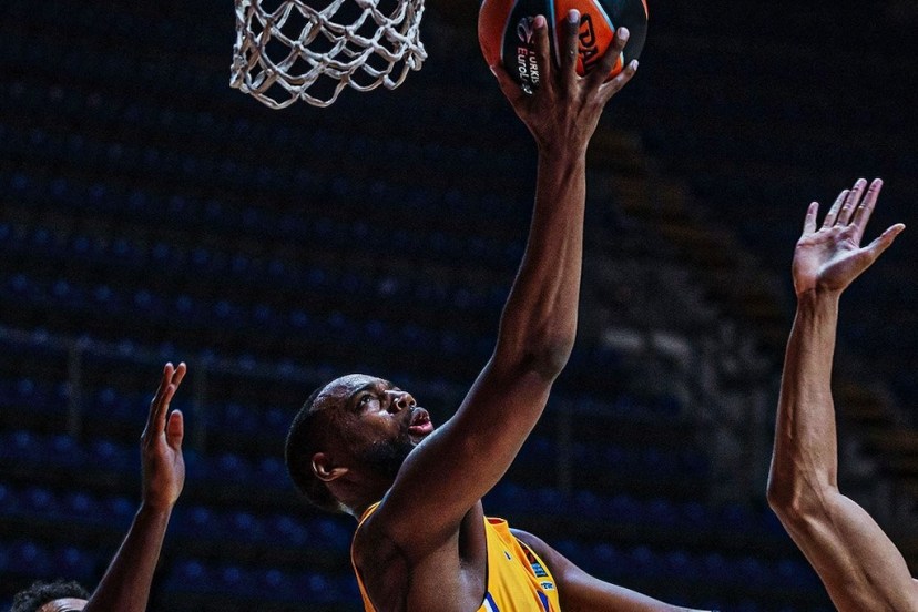 Maccabi Loyd
