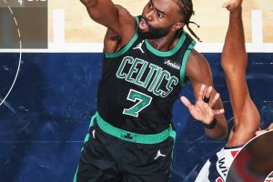 I Celtics battono i giovani Wizards: 27 per Brown