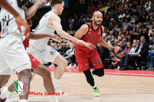 Super-Shields in rimonta salva Milano, Parigi battuta 79-74 e primi punti in Eurolega