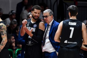BCL | Il Derthona soffre ma rimane a punteggio pieno