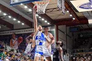 Aquila Trento-Dinamo Sassari, rebus calendario per la gara rinviata