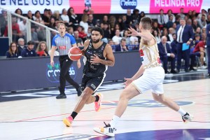 Ellis guida l’Aquila alla vittoria contro Venezia: a Trento non basta il cuore della Reyer