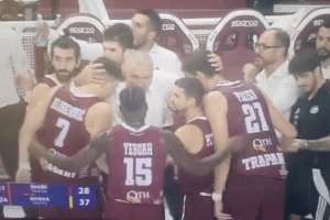 Trapani-Scafati, espulso Repesa. Bell’abbraccio alla squadra prima di uscire