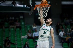 Dinamo Sassari a valanga in Portogallo: Sporting KO nella prima giornata di FIBA Europe Cup