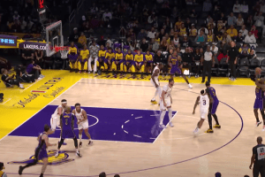 Anthony Davis è al centro dei nuovi Lakers
