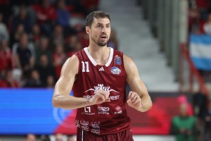 Trapani Shark, a Varese miglior prova stagionale di John Petrucelli (20 punti)