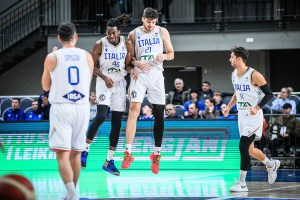 L’Italia non delude, prende subito il largo e resiste alla rimonta battendo l’Islanda 95-71