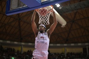 Trieste rimane ancorata fino alla fine, ma prevale il talento straripante di Trapani Shark