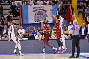 Reyer Venezia, emergenza infortuni contro Milano ma senza mercato