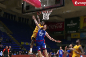 Euroleague, Saben Lee guida la Top 10 delle migliori slam dunk del mese