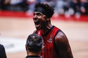 Olimpia Milano, il siparietto di Zach LeDay con la giornalista è esilarante
