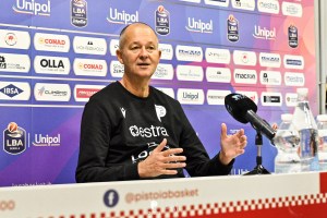 Estra Pistoia, presentato coach Zare Markovski: “Non vedevo l’ora di tornare sul campo”