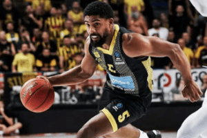 David DeJulius ottiene la cittadinanza slovacca