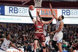 Reyer Venezia, infortunio alla caviglia per Casarin: attesa per gli esami