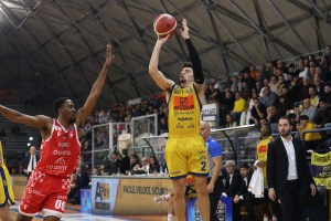 Rob Gray Jr. joins Jiangsu Suke Lions