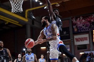 Continua la serie positiva di Treviso, Bowman e Olisevicius firmano la vittoria in casa di Derthona