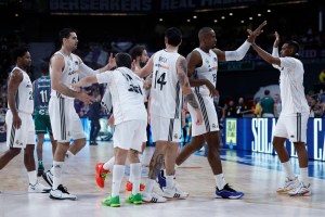 Valencia e Tenerife mettono nel mirino l’Unicaja che cade a Madrid