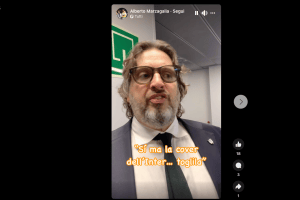 “Sì, ma la cover dell’Inter toglila”. Il simpatico siparietto di Andrea Trinchieri