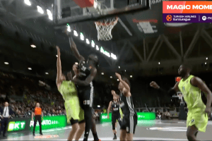 Virtus Bologna, che stoppatona per Momo Diouf