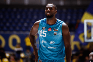 La Pallacanestro Cantù annuncia Dustin Hogue