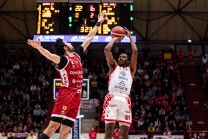 Christon e Rowan devastanti, l’Estra Pistoia vince in rimonta contro l’Openjobmetis Varese