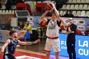 Bottelli e Assui regalano il successo alla Pallacanestro Varese contro Napoli Basket