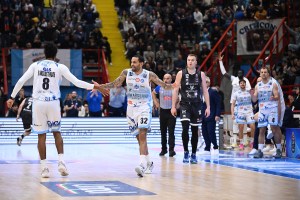 Il Napoli Basket sorprende la Bertram Derthona con 48 punti del duo Green-Pullen